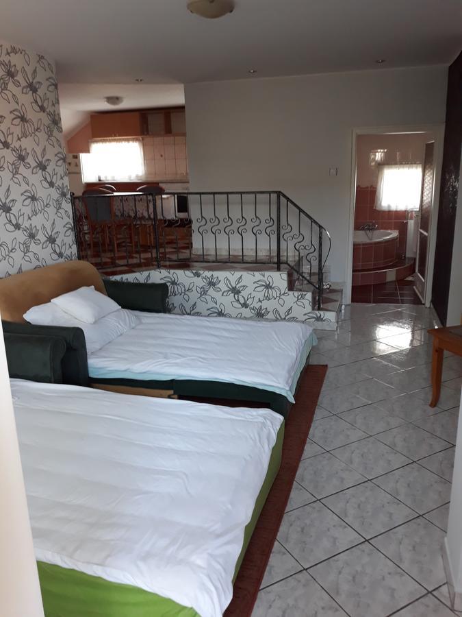 Rozsa Apartman Lenti Ngoại thất bức ảnh