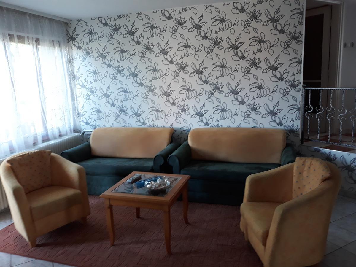 Rozsa Apartman Lenti Ngoại thất bức ảnh